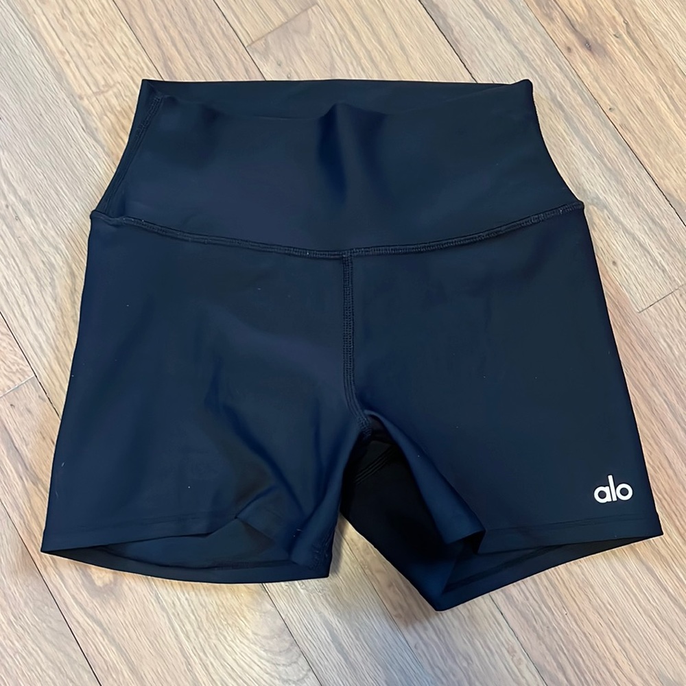 ALO Yoga Women's Black High-Waist Shorts